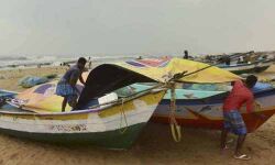 നിവാര്‍ ജാഗ്രതാ നിര്‍ദേശത്തിനിടയില്‍ തമിഴ്‌നാട്ടില്‍ കനത്ത മഴ