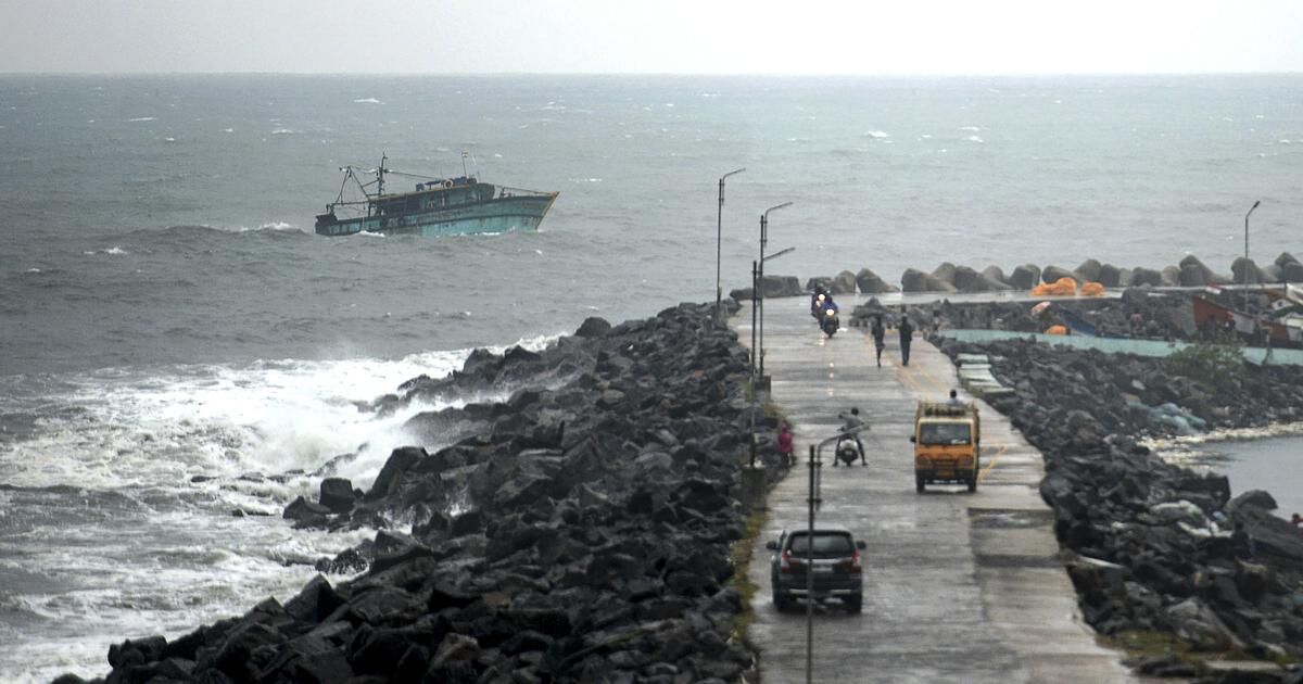 നിവാര്‍: മഴ കനക്കുന്നു; തമിഴ്‌നാട്ടിലെ 13 ജില്ലകളില്‍ നാളെയും അവധി