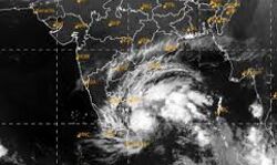 നിവാര്‍ വീശിയടിക്കുക 130 കിലോമീറ്റര്‍ വേഗതയില്‍ ; കടുത്ത കൊടുങ്കാറ്റായി മാറുമെന്ന് കാലാവസ്ഥാ വിഭാഗം