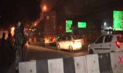 ഛലോ ഡല്‍ഹി: ഡല്‍ഹി-ഹരിയാന അതിര്‍ത്തിയില്‍ സിആര്‍പിഎഫ്, പോലിസ് സുരക്ഷ; ഡല്‍ഹി മെട്രോ സര്‍വീസ് നിര്‍ത്തിവച്ചു