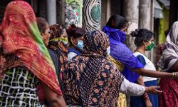മഹാരാഷ്ട്രയില് ലൈംഗികത്തൊഴിലാളികള്ക്ക് പ്രതിമാസം 5000 രൂപ ധനസഹായം മഹാരാഷ്ട്രയില് ലൈംഗികത്തൊഴിലാളികള്ക്ക് പ്രതിമാസം 5000 രൂപ ധനസഹായം