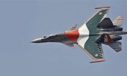 പരിശീലനപ്പറക്കലിനിടെ വ്യോമസേനാ വിമാനം അറബിക്കടലില്‍ വീണു; രണ്ടുപേരില്‍ ഒരാളെ രക്ഷപ്പെടുത്തി