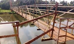 ഫണ്ട് അനുവദിച്ചിട്ടും അറ്റകുറ്റപ്പണി നടത്താതെ പായ്തുരുത്തിലേക്കുള്ള തൂക്കുപാലം