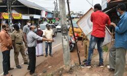 തദ്ദേശ തിരഞ്ഞെടുപ്പ്: പരിശോധന ശക്തമാക്കി ആന്റി ഡീഫേസ്മെന്റ് സ്ക്വാഡുകള്; 1,468 പ്രചാരണ സാമഗ്രികള് നീക്കം ചെയ്തു തദ്ദേശ തിരഞ്ഞെടുപ്പ്: പരിശോധന ശക്തമാക്കി ആന്റി ഡീഫേസ്മെന്റ് സ്ക്വാഡുകള്; 1,468 പ്രചാരണ സാമഗ്രികള് നീക്കം ചെയ്തു