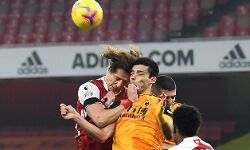 ലൂയിസുമായി കൂട്ടിയിടിച്ചു; വോള്‍വ്‌സ് താരം ജിമ്മന്‍സ് അബോധാവസ്ഥയില്‍