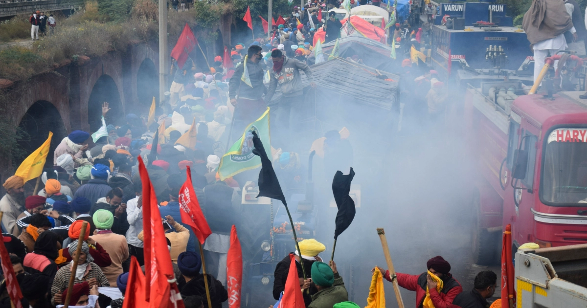 സമാധാനപരമായ പരിഹാരമോ വെടിയുണ്ടയോ ആകട്ടെ; പിന്നോട്ടില്ലെന്ന് കര്‍ഷകര്‍, ചര്‍ച്ച പരാജയം