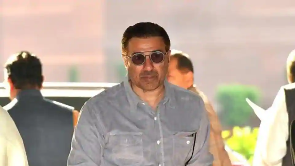 നടനും ബിജെപി എംപിയുമായ സണ്ണി ഡിയോളിന് കൊവിഡ് സ്ഥിരീകരിച്ചു