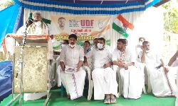 പ്രതിപക്ഷ ശബ്ദത്തെ അടിച്ചമര്‍ത്താന്‍ സര്‍ക്കാര്‍ ശ്രമിക്കുന്നു: ഉമ്മന്‍ചാണ്ടി