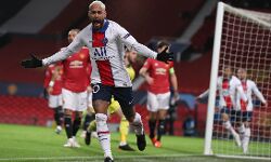 നെയ്മറിന് ഡബിള്; ; യുനൈറ്റഡിനെതിരേ തിരിച്ചടിച്ച് പിഎസ്ജി നെയ്മറിന് ഡബിള്; ; യുനൈറ്റഡിനെതിരേ തിരിച്ചടിച്ച് പിഎസ്ജി