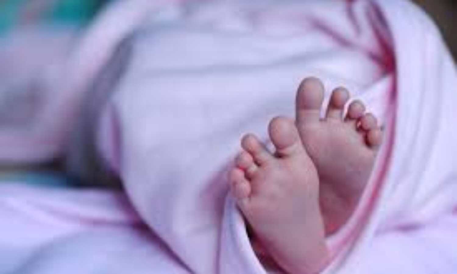 കൊവിഡ് രോഗി ആംബുലന്സില് ആണ്കുഞ്ഞിന് ജന്മം നല്കി കൊവിഡ് രോഗി ആംബുലന്സില് ആണ്കുഞ്ഞിന് ജന്മം നല്കി