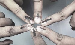 തദ്ദേശസ്ഥാപന തിരഞ്ഞെടുപ്പ്; ആലപ്പുഴയില് പോളിംഗ് 26 ശതമാനം കടന്നു തദ്ദേശസ്ഥാപന തിരഞ്ഞെടുപ്പ്; ആലപ്പുഴയില് പോളിംഗ് 26 ശതമാനം കടന്നു