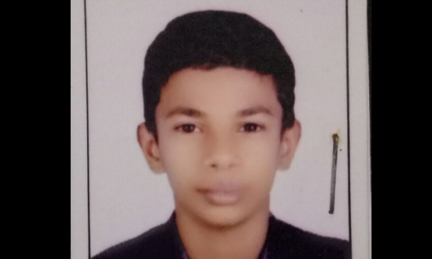 കൂട്ടുകാര്ക്കൊപ്പം കുളിക്കാന് പോയ 17 കാരന് പുഴയില് മുങ്ങി മരിച്ചു കൂട്ടുകാര്ക്കൊപ്പം കുളിക്കാന് പോയ 17 കാരന് പുഴയില് മുങ്ങി മരിച്ചു