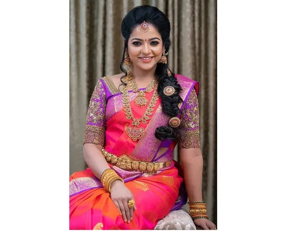 തമിഴ് നടി ആത്മഹത്യ ചെയ്ത നിലയില് തമിഴ് നടി ആത്മഹത്യ ചെയ്ത നിലയില്