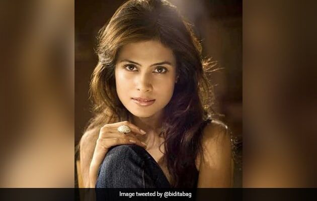 ബോളിവുഡ് നടി ആര്യ ബാനര്ജിയെ മരിച്ച നിലയില് കണ്ടെത്തി ബോളിവുഡ് നടി ആര്യ ബാനര്ജിയെ മരിച്ച നിലയില് കണ്ടെത്തി