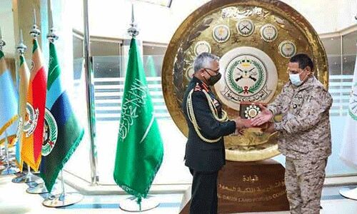 ഇന്ത്യന് കരസേനാ മേധാവി സൗദിയിലെത്തി ഇന്ത്യന് കരസേനാ മേധാവി സൗദിയിലെത്തി