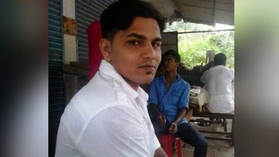 തിരഞ്ഞെടുപ്പിനിടെ ബൂത്ത് ഏജന്റ് കുഴഞ്ഞ് വീണ് മരിച്ചു തിരഞ്ഞെടുപ്പിനിടെ ബൂത്ത് ഏജന്റ് കുഴഞ്ഞ് വീണ് മരിച്ചു