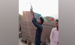 ആകാശത്തേക്ക് വെടിവയ്ക്കുന്ന വീഡിയോ വൈറലായി: യുവാക്കള്‍ക്കെതിരേ യുപി പോലിസ് കേസെടുത്തു