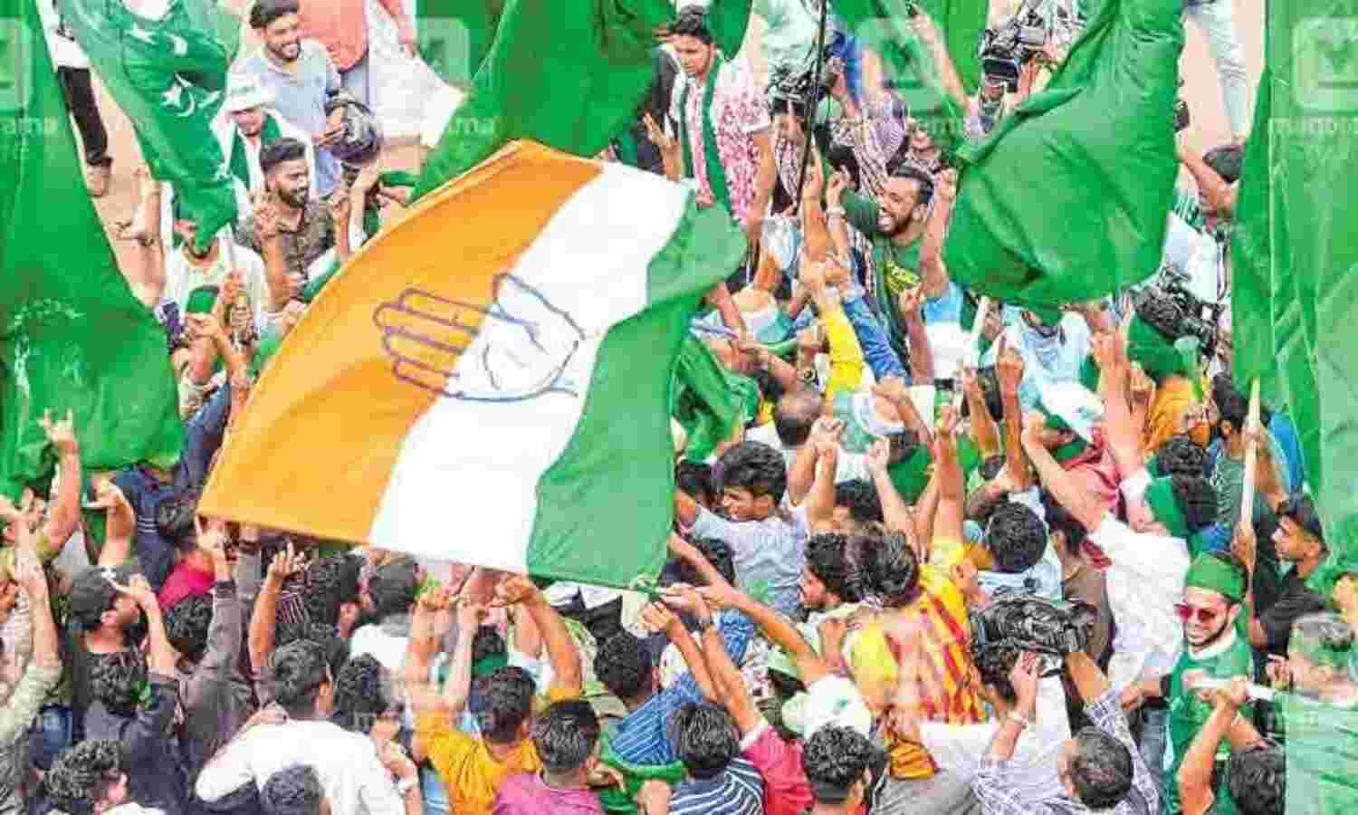 പയ്യോളി നഗരസഭ യുഡിഎഫ് തിരിച്ചുപിടിച്ചു പയ്യോളി നഗരസഭ യുഡിഎഫ് തിരിച്ചുപിടിച്ചു