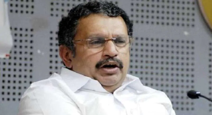 തൊലിപ്പുറത്തെ ചികിത്സകൊണ്ട് രോഗം മാറില്ല: നേതൃത്വത്തിനെതിരേ ആഞ്ഞടിച്ച് കെ മുരളീധരന്‍