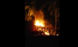 സിപിഎം നേതാവിനെ പരാജയപ്പെടുത്തിയ സ്ഥാനാര്‍ഥിയുടെ കടക്ക് തീയിട്ടു