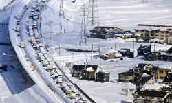 ജപ്പാനിലെ എക്സ്പ്രസ് ഹൈവേയില് ഗതാഗതക്കുരുക്ക്: വാഹനങ്ങള് റോഡില് കുടുങ്ങിയത് 40 മണിക്കൂര് ജപ്പാനിലെ എക്സ്പ്രസ് ഹൈവേയില് ഗതാഗതക്കുരുക്ക്: വാഹനങ്ങള് റോഡില് കുടുങ്ങിയത് 40 മണിക്കൂര്