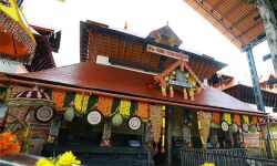 കൊവിഡ് വ്യാപനം കുറഞ്ഞു;  ഗുരുവായൂര്‍ ക്ഷേത്രം തുറന്നു പ്രവര്‍ത്തിക്കാന്‍ അനുമതി