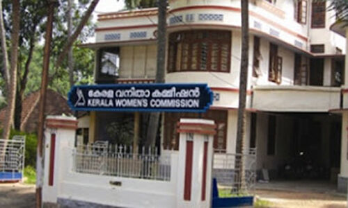 കുടുംബ ബന്ധങ്ങളിലെ പൊരുത്തക്കേടുകള് വ്യക്തി വൈകല്യമുള്ള തലമുറയെസൃഷ്ടിക്കും : വനിതാ കമ്മീഷന് കുടുംബ ബന്ധങ്ങളിലെ പൊരുത്തക്കേടുകള് വ്യക്തി വൈകല്യമുള്ള തലമുറയെസൃഷ്ടിക്കും : വനിതാ കമ്മീഷന്