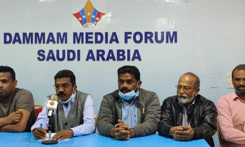 പാലക്കാട്, പത്തനംതിട്ട ജില്ലകള്‍ ചേര്‍ന്ന് ക്രിക്കറ്റ് പ്രീമിയര്‍ ലീഗ് സംഘടിപ്പിക്കുന്നു