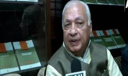 നിയമസഭാ സമ്മേളനം: കൃഷിമന്ത്രിയും നിയമമന്ത്രിയും ഗവര്ണറുമായി കൂടിക്കാഴ്ച നടത്തി നിയമസഭാ സമ്മേളനം: കൃഷിമന്ത്രിയും നിയമമന്ത്രിയും ഗവര്ണറുമായി കൂടിക്കാഴ്ച നടത്തി