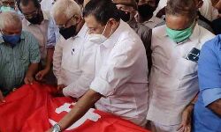 അബ്ദുറഹിമാന് ഔഫിന് സിപിഎം അഭിവാദ്യം അര്പ്പിച്ചത് സ്വാഭാവികം : എസ്.വൈ.എസ് സംസ്ഥാന സെക്രട്ടറി അബ്ദുറഹിമാന് ഔഫിന് സിപിഎം അഭിവാദ്യം അര്പ്പിച്ചത് സ്വാഭാവികം : എസ്.വൈ.എസ് സംസ്ഥാന സെക്രട്ടറി