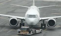 എഞ്ചിന് തകരാര്, കാനഡയില് വിമാനം വഴിതിരിച്ചുവിട്ടു എഞ്ചിന് തകരാര്, കാനഡയില് വിമാനം വഴിതിരിച്ചുവിട്ടു