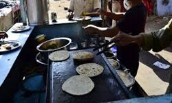 യുപിയില് തണുത്ത ചപ്പാത്തി നല്കിയതിന്റെ പേരില് കടയുടമയെ വെടിവച്ചു യുപിയില് തണുത്ത ചപ്പാത്തി നല്കിയതിന്റെ പേരില് കടയുടമയെ വെടിവച്ചു