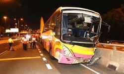 കാമറൂണില് ബസ് അപകടത്തില്പ്പെട്ട് 60 മരണം കാമറൂണില് ബസ് അപകടത്തില്പ്പെട്ട് 60 മരണം