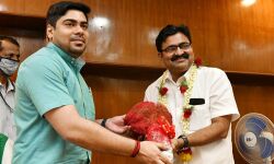 കൊച്ചി കോര്പറേഷന്: സിപിഎമ്മിലെ അഡ്വ. എം അനില്കുമാര് മേയര് കൊച്ചി കോര്പറേഷന്: സിപിഎമ്മിലെ അഡ്വ. എം അനില്കുമാര് മേയര്