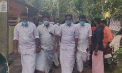 ദമ്പതികളുടെ മരണം ഭരണകൂട ഭീകരത; നെയ്യാറ്റിന്‍കരയിലെ വീട് സന്ദര്‍ശിച്ച് മുല്ലപ്പള്ളി രാമചന്ദ്രന്‍