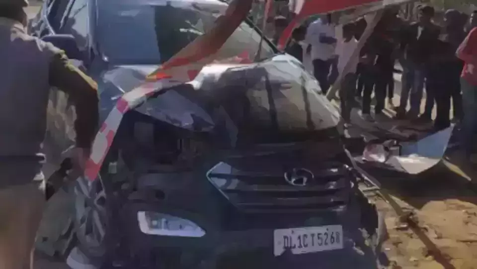 കാര്‍ അപകടത്തില്‍പ്പെട്ടു; അസ്ഹറുദ്ദീന്‍ പരിക്കേല്‍ക്കാതെ രക്ഷപ്പെട്ടു