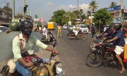 ഒഎന്‍കെ ജംഗ്ഷനിലെ ട്രാഫിക് സിഗ്‌നല്‍ തകര്‍ന്നു പത്തുമാസം പിന്നിട്ടിട്ടും പുനഃസ്ഥാപിക്കാന്‍ നടപടിയില്ല