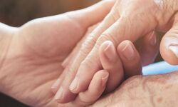 തളര്‍ന്നവര്‍ക്ക് കൈതാങ്ങായി മുസ്‌ലിംലീഗ് സാമൂഹ്യ സുരക്ഷ പദ്ധതി: 15 ലക്ഷത്തോളം രൂപ കൈമാറി