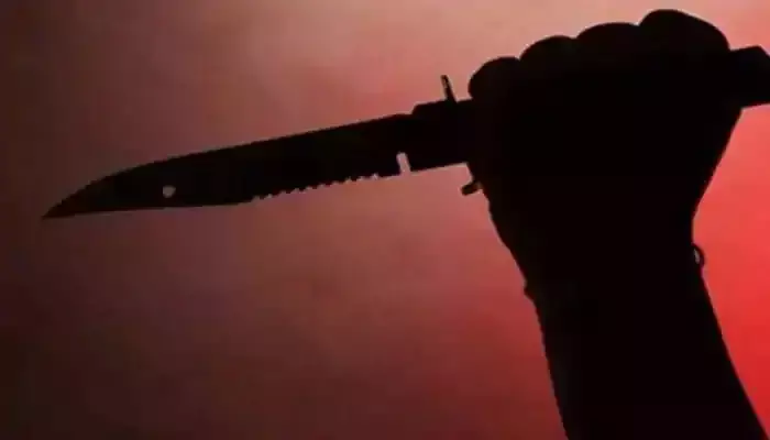 ഇതര ജാതിയില്പെട്ട പെണ്കുട്ടിയെ പ്രണയിച്ച യുവാവിനെ കുത്തിക്കൊന്നു ഇതര ജാതിയില്പെട്ട പെണ്കുട്ടിയെ പ്രണയിച്ച യുവാവിനെ കുത്തിക്കൊന്നു