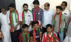 എസ്ഡിപിഐയിലേക്ക് വന്നവര്ക്ക് സ്വീകരണം നല്കി എസ്ഡിപിഐയിലേക്ക് വന്നവര്ക്ക് സ്വീകരണം നല്കി