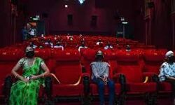 തിയേറ്ററുകളില്‍ മുഴുവന്‍ സീറ്റുകളിലേക്കുള്ള പ്രവേശനം പിന്‍വലിച്ച് തമിഴ്‌നാട് സര്‍ക്കാര്‍