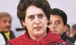 ബലാത്സംഗത്തിരയായി കൊല്ലപ്പെട്ട സ്ത്രീയെ അവഹേളിച്ചു; വനിത കമ്മീഷന്‍ അംഗത്തിനെതിരെ പ്രിയങ്ക ഗാന്ധി