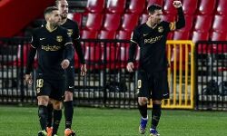 ഫ്രീകിക്കിന്റെ തമ്പുരാനായി മെസ്സി; ഗ്രനാഡയ്ക്കെതിരേ ഡബിള് ഫ്രീകിക്കിന്റെ തമ്പുരാനായി മെസ്സി; ഗ്രനാഡയ്ക്കെതിരേ ഡബിള്