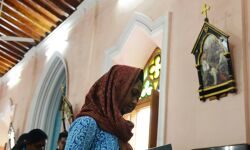 ജന്‍മനാ ക്രിസ്ത്യാനികളല്ലെന്ന്; കര്‍ണാടകയിലെ ഗ്രാമത്തില്‍ ക്രിസ്ത്യന്‍ സമൂഹത്തിന്റെ ആരാധന വിലക്കി പോലിസ്