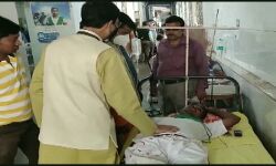 പശ്ചിമ ബംഗാളില് ടിഎംസി-ബിജെപി ഏറ്റുമുട്ടല്; നിരവധി പേര്ക്ക് പരിക്ക് പശ്ചിമ ബംഗാളില് ടിഎംസി-ബിജെപി ഏറ്റുമുട്ടല്; നിരവധി പേര്ക്ക് പരിക്ക്