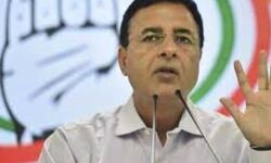 കര്‍ഷക സമരം: ആരാണ് സുപ്രിംകോടതി പാനലിലെ അംഗങ്ങളെ തിരഞ്ഞെടുത്തത്?; വിമര്‍ശനവുമായി കോണ്‍ഗ്രസ്