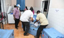 സംസ്ഥാനത്ത് കൊവിഡ് വാക്സിന് വിതരണം തുടങ്ങി സംസ്ഥാനത്ത് കൊവിഡ് വാക്സിന് വിതരണം തുടങ്ങി