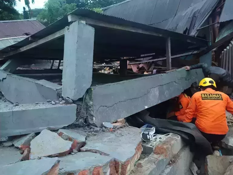 ഇന്തൊനീസ്യയില്‍ ഭൂകമ്പം: 34 മരണം