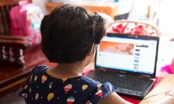 ഡിജിറ്റല് സ്വപ്നങ്ങളുമായി ബജറ്റ്: എല്ലാ വീടുകളിലും ലാപ്ടോപ്പ് ഉറപ്പാക്കും ഡിജിറ്റല് സ്വപ്നങ്ങളുമായി ബജറ്റ്: എല്ലാ വീടുകളിലും ലാപ്ടോപ്പ് ഉറപ്പാക്കും