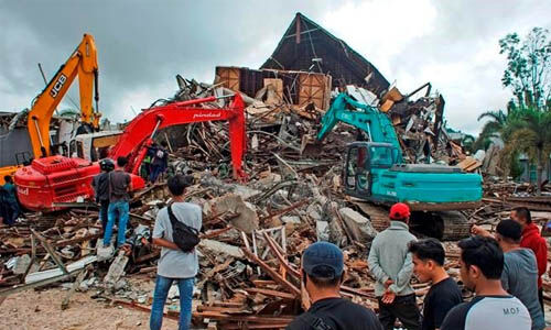 ഇന്തോനീസ്യയിലെ ഭൂകമ്പം: ആശുപത്രി കെട്ടിടം തകര്‍ന്ന് എട്ടുപേര്‍ മരിച്ചു; ആകെ മരണം 42 ആയി